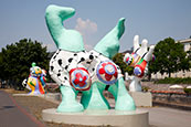 Thumbnail image of Nanas, street art by Niki de Saint Phalle on Leibnizufer, Hannover, Lower Saxony, Germany