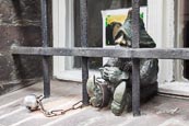 The Gnomes Of Wroclaw, Wiezien – Prisoner, Poland
