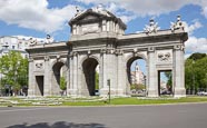 Thumbnail image of Alcala Gate / Puerta de Alcalá on Plaza de la Independencia, Madrid, Spain